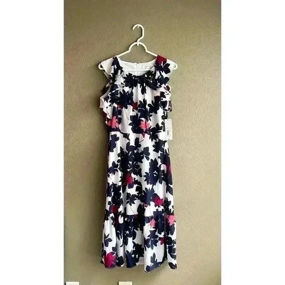 Liz Claiborne Fit and Flare Dress Women Size 8 White Floral Sleeveless - Picture 1 of 9